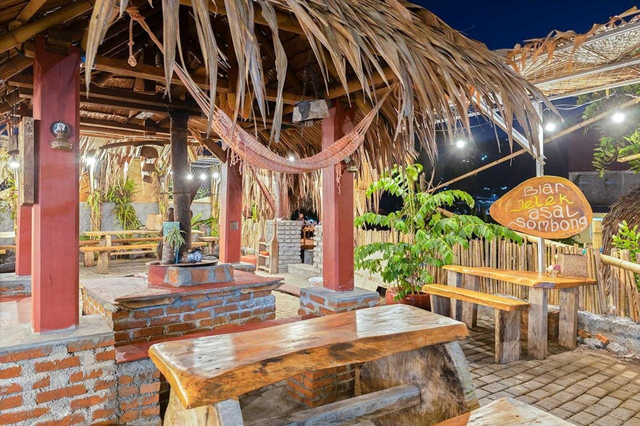 Onong'S Homestay & Cafe Tomohon Exterior foto